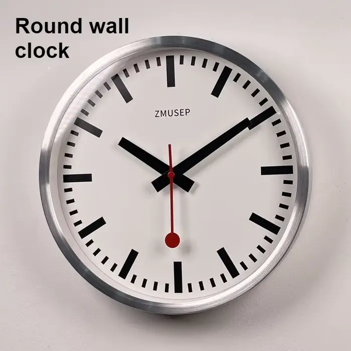 Horloge murale en métal de luxe