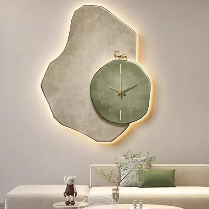 Grande horloge murale LED au design moderne